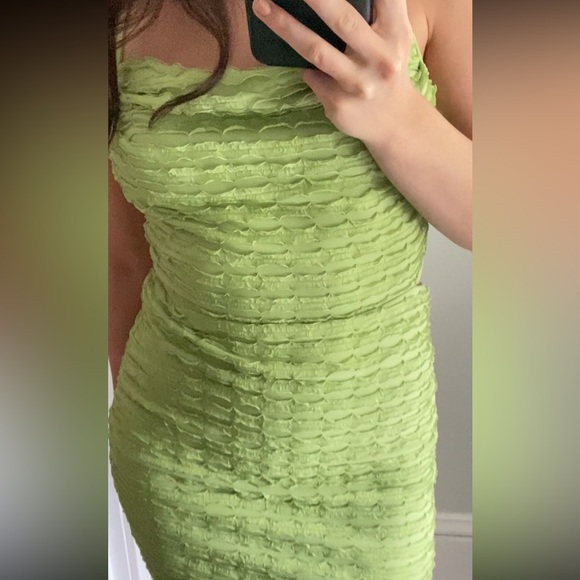 Green Midi Dress by Niay with tie up back - Picture 4 of 4